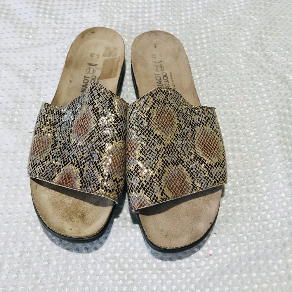 NAOT sandals‎